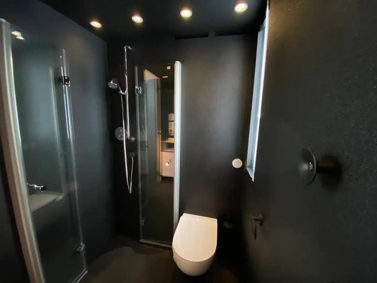 Oceanview Mini-House - Stunning Views Apartment Ramberg Bagian luar foto