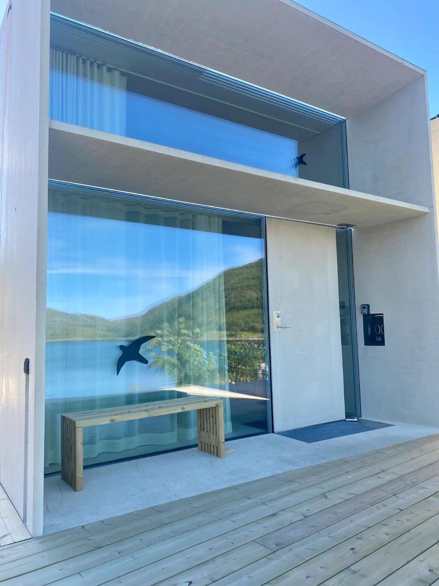 Oceanview Mini-House - Stunning Views Apartment Ramberg Bagian luar foto