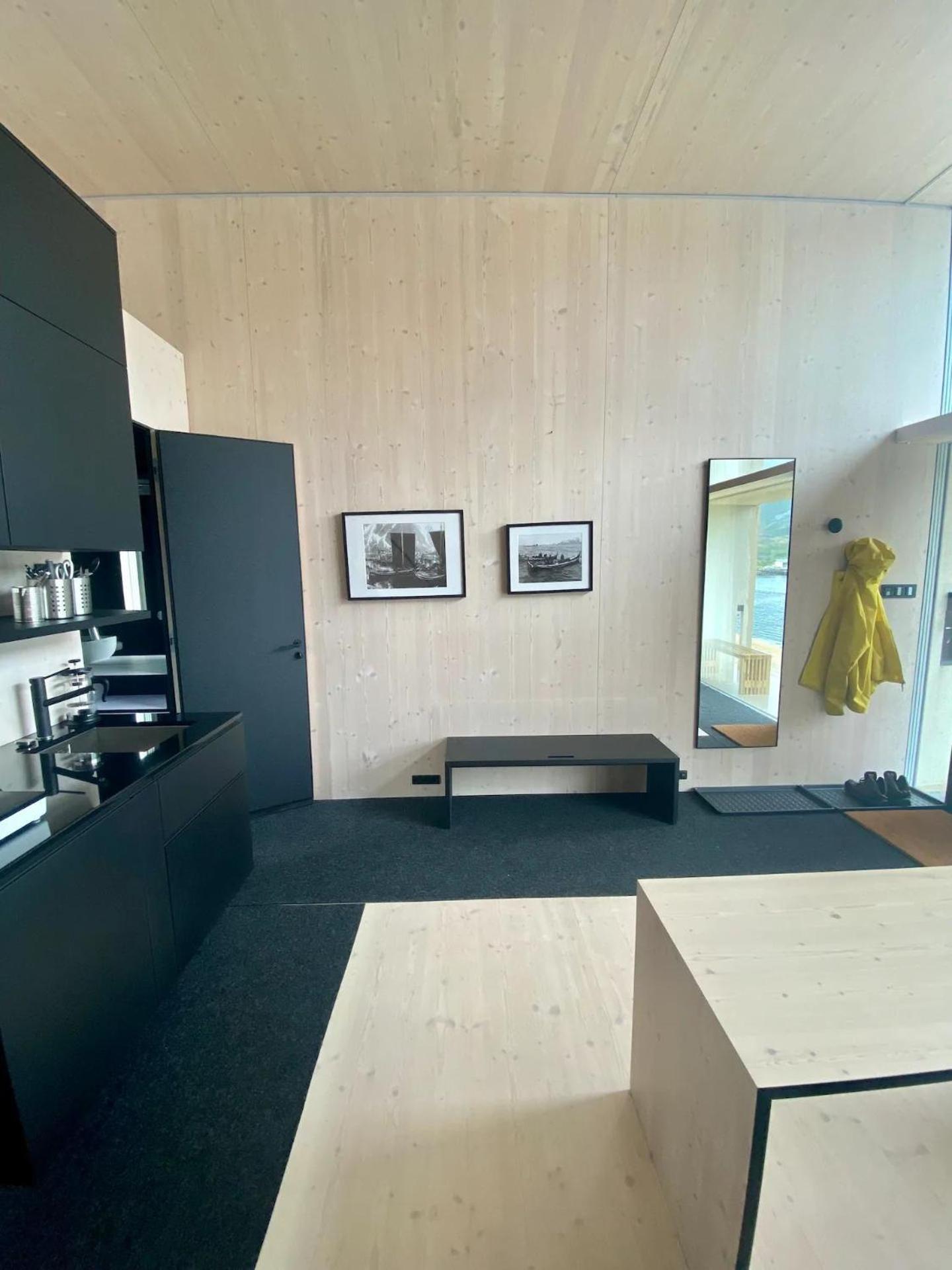 Oceanview Mini-House - Stunning Views Apartment Ramberg Bagian luar foto