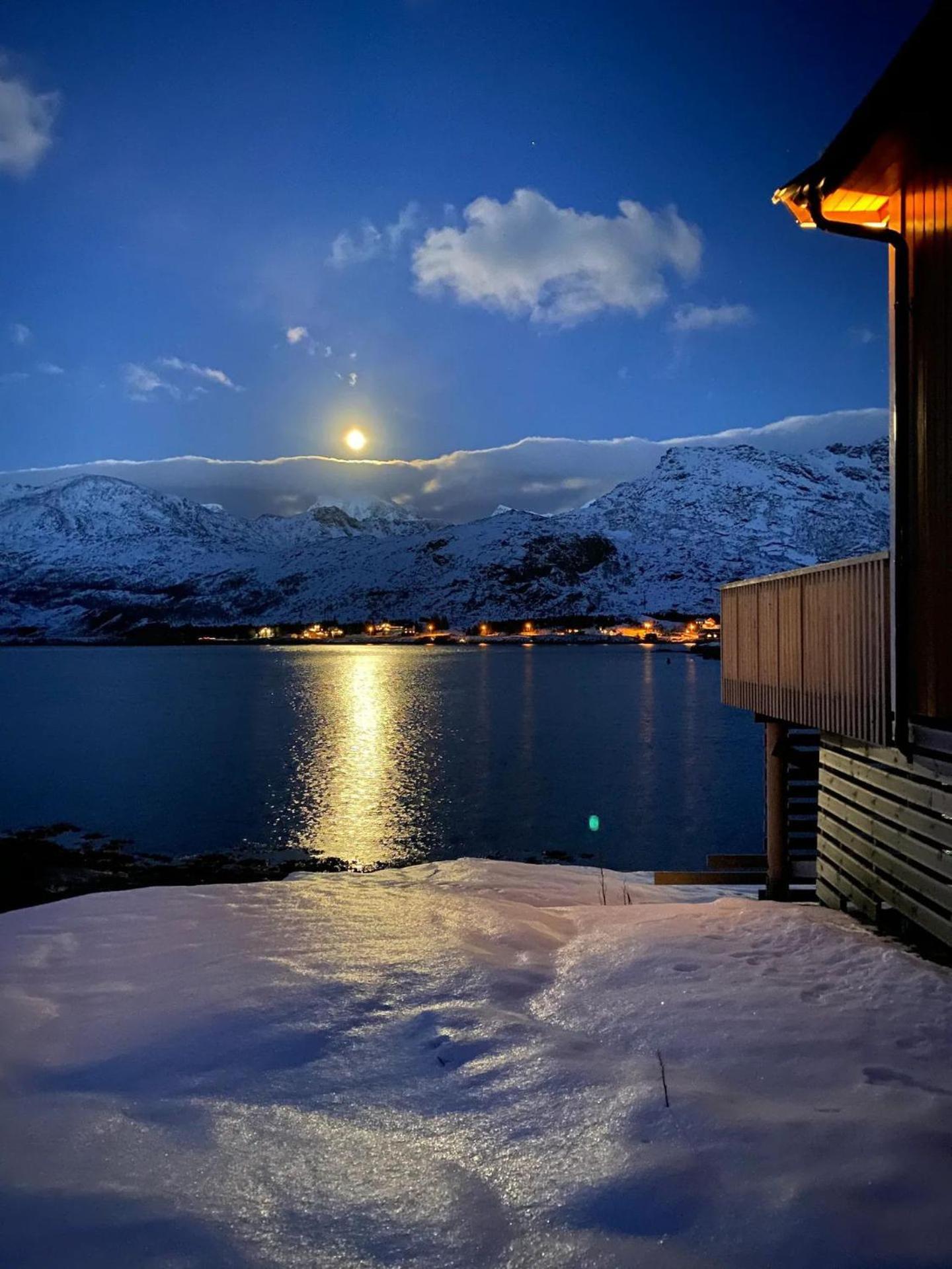 Oceanview Mini-House - Stunning Views Apartment Ramberg Bagian luar foto