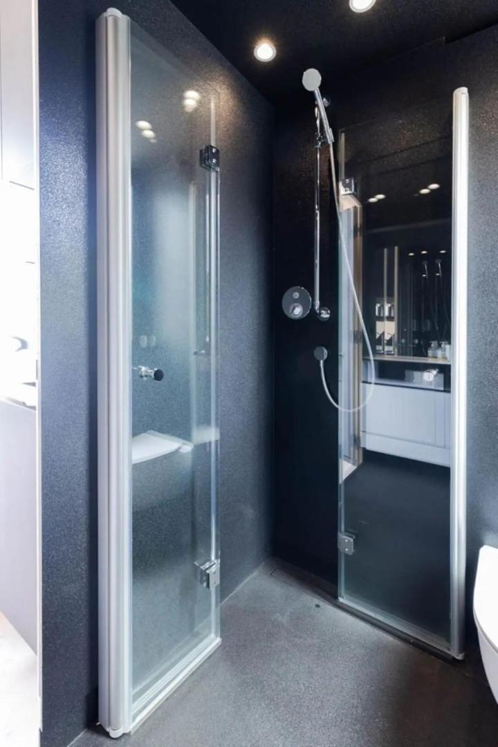 Oceanview Mini-House - Stunning Views Apartment Ramberg Bagian luar foto