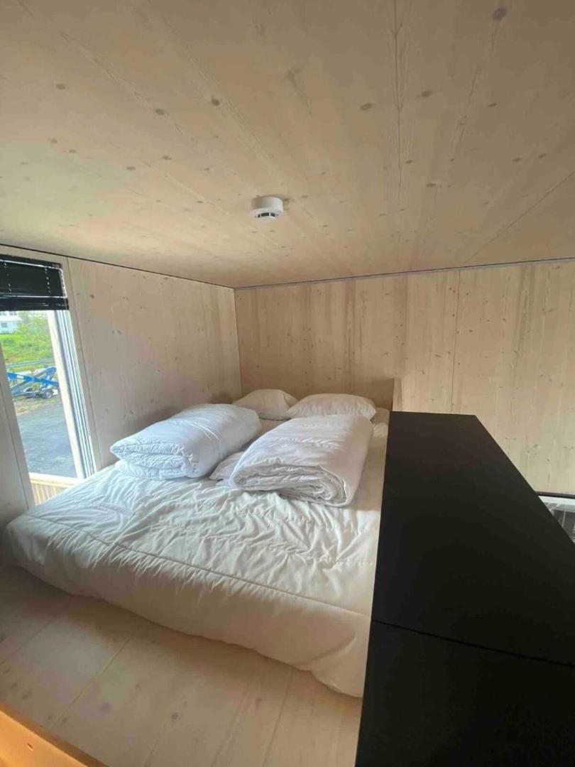 Oceanview Mini-House - Stunning Views Apartment Ramberg Bagian luar foto